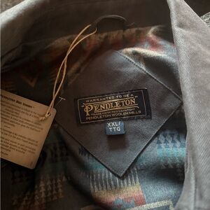 Men’s Pendelton canvas barn coat. New with tags